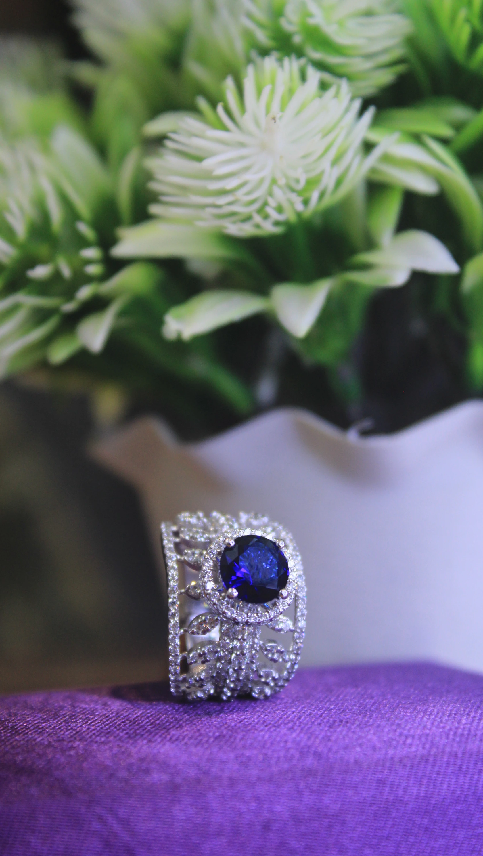 Blue Sapphire Diamond Ring in White Gold 4