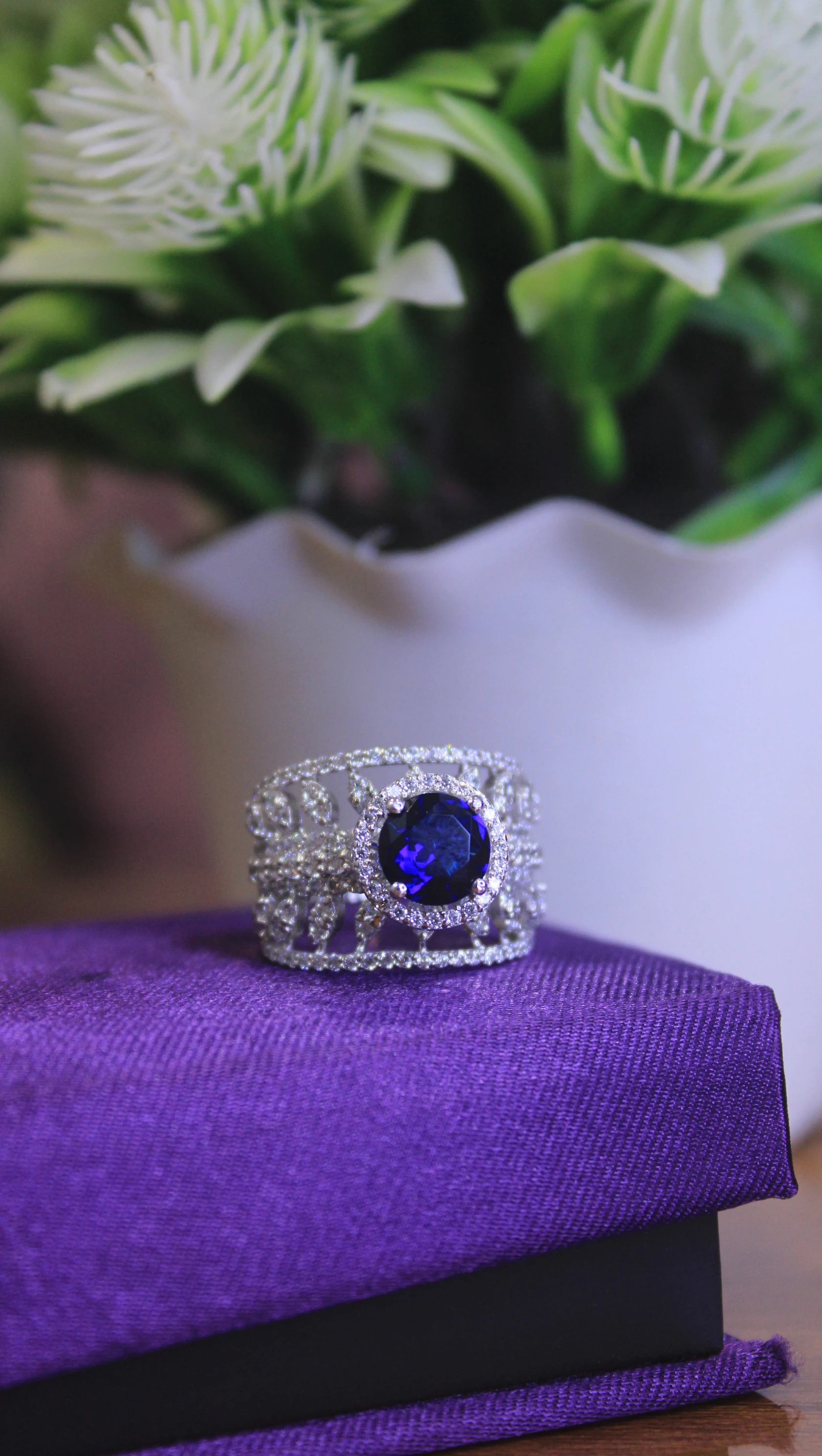 Blue Sapphire Diamond Ring in White Gold 5