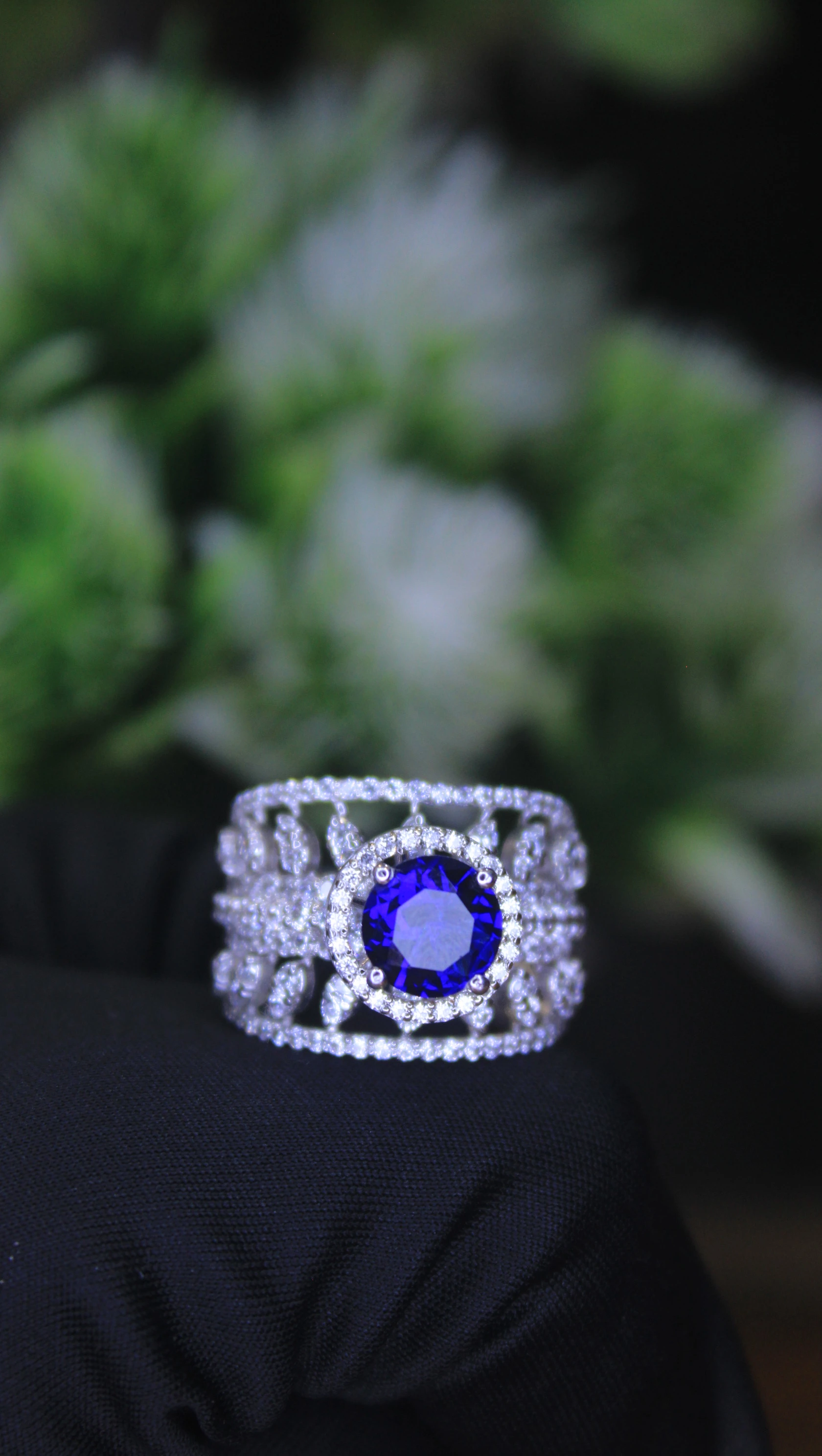 Blue Sapphire Diamond Ring in White Gold 6